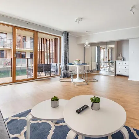Prestige Z Basenem - 5d Apartment